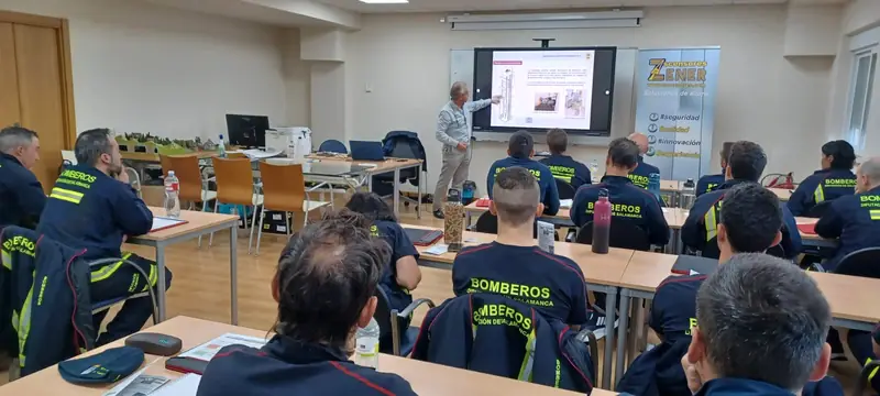 Formación en rescate de ascensores al Cuerpo de Bomberos de Salamanca (2025)